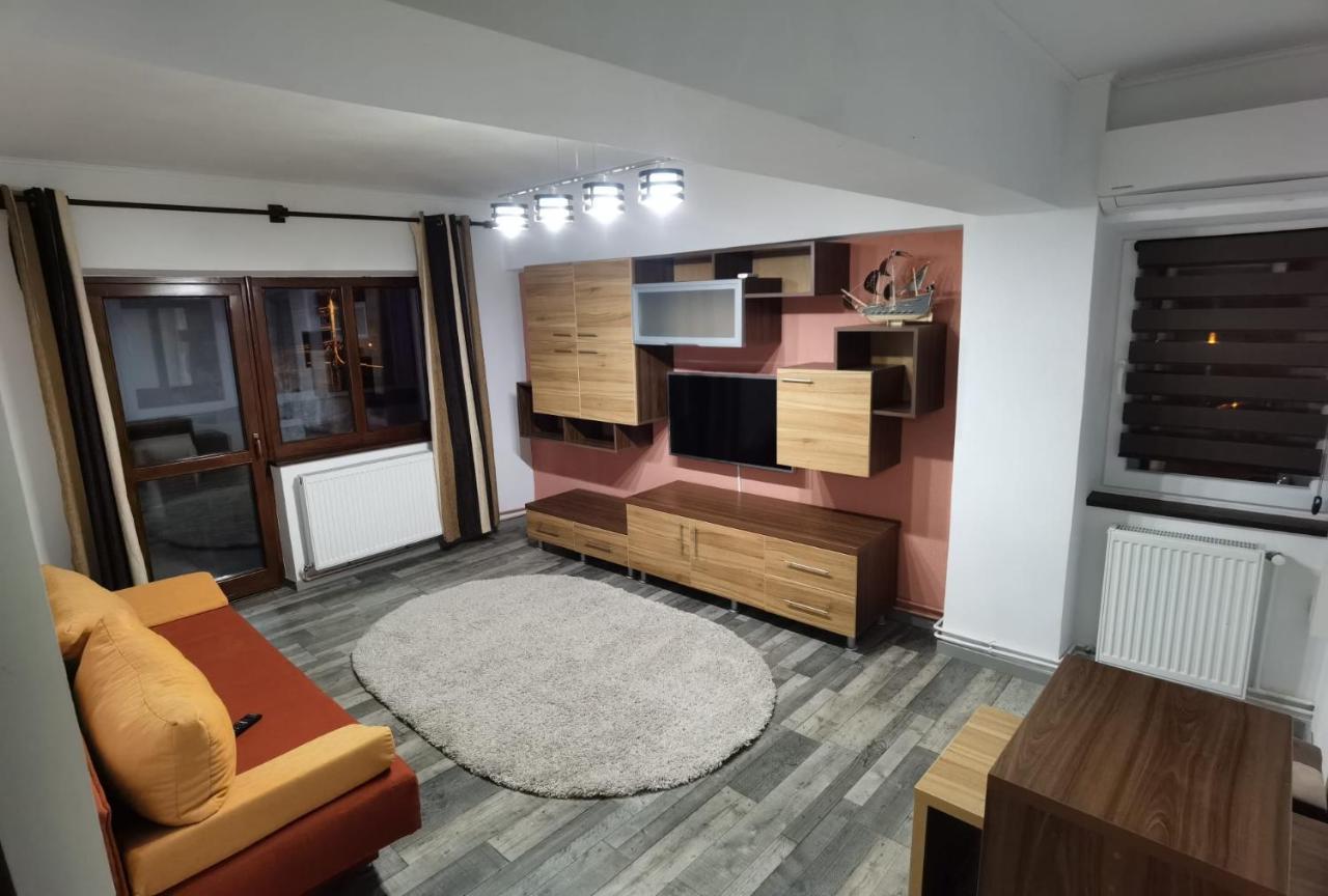 Apartament - Central Тиргу-Жіу Екстер'єр фото