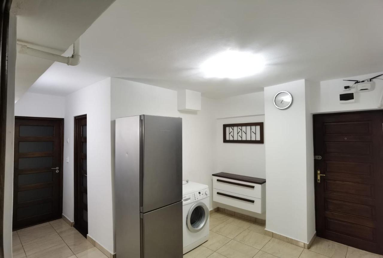 Apartament - Central Тиргу-Жіу Екстер'єр фото